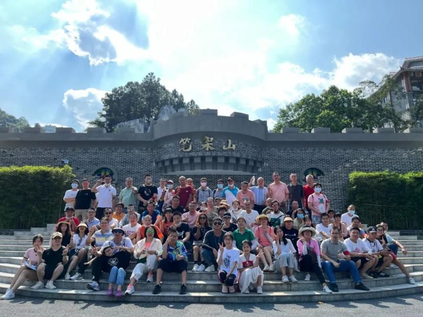 恒星傳導(dǎo)員工大合影